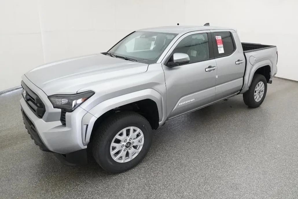2025 Toyota Tacoma SR5 photo 1