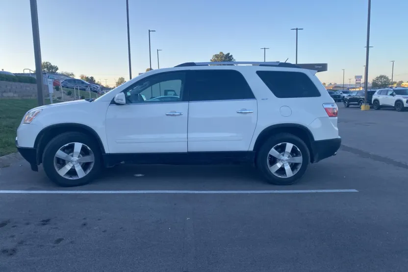 2012 Gmc Acadia SLT photo 1