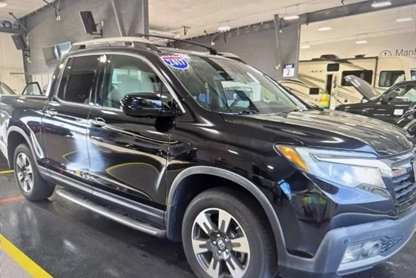 2017 Honda Ridgeline RTL-E photo 1
