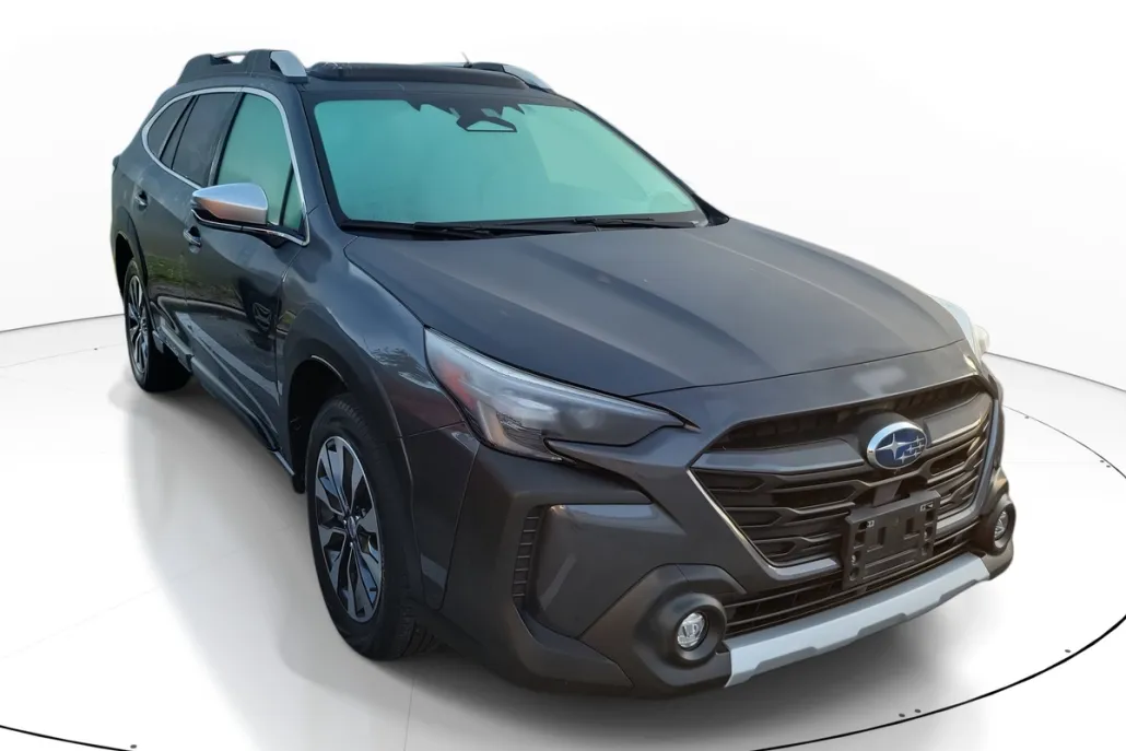 2023 Subaru Outback Touring XT photo 1