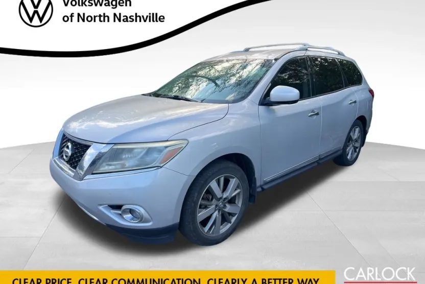 2014 Nissan Pathfinder Platinum photo 1