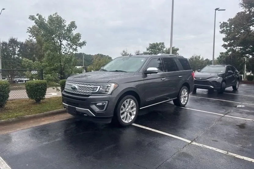 2019 Ford Expedition Platinum photo 1