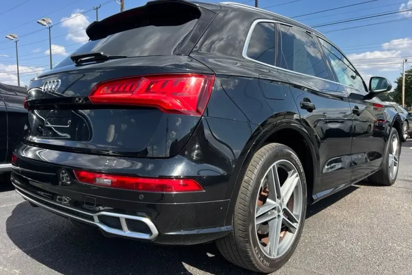 2018 Audi SQ5 Premium Plus photo 1