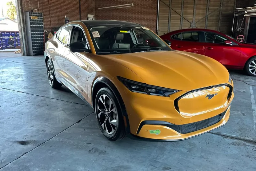 2023 Ford Mustang Mach-E Premium photo 1