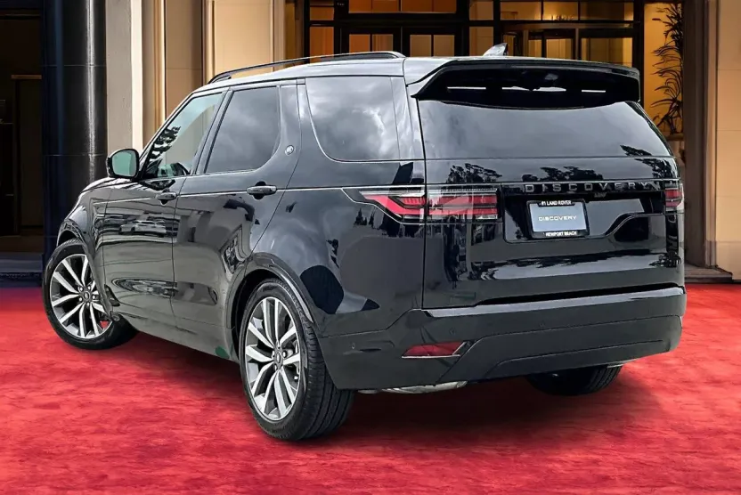 2025 Land Rover Discovery SE photo 1