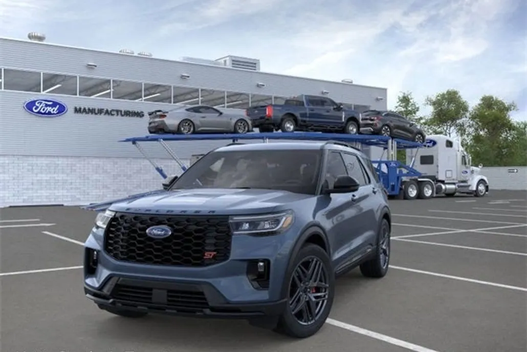 2025 Ford Explorer ST photo 1