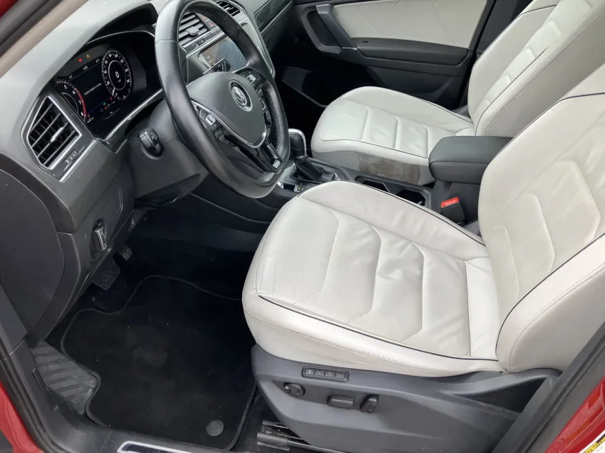 2018 Volkswagen Tiguan SEL Premium photo 1