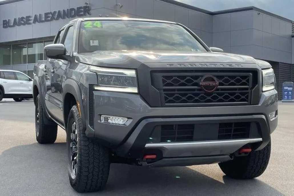2024 Nissan Frontier Crew Cab PRO-4X photo 1