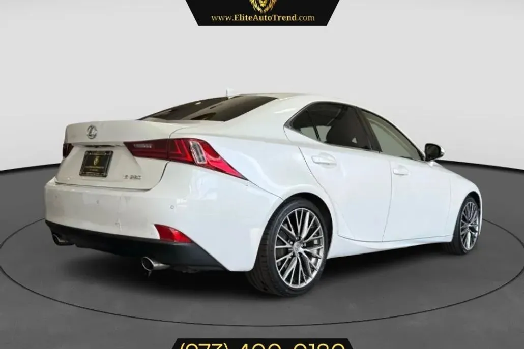 2015 Lexus IS 250 photo 1