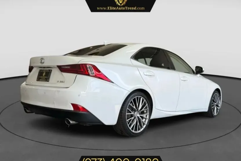 2015 Lexus IS 250 photo 1