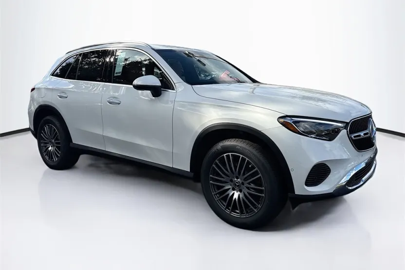 2026 Mercedes Benz GLC 300 photo 1