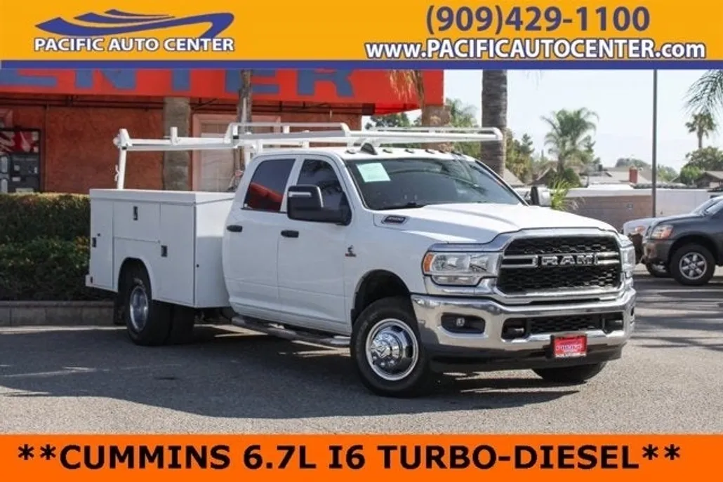 2023 Ram 3500 Tradesman photo 1