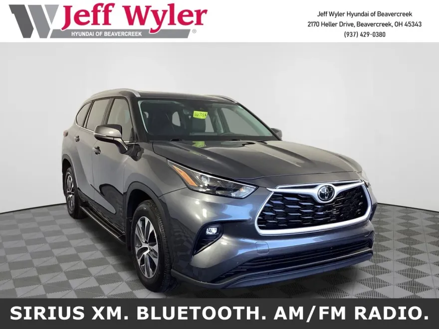 2024 Toyota Highlander XLE photo 1