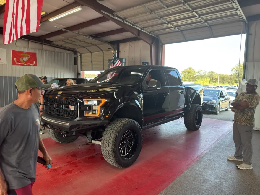 2018 Ford F-150 Raptor photo 1