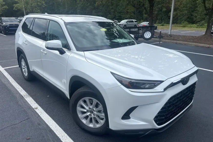 2026 Toyota Grand Highlander XLE photo 1
