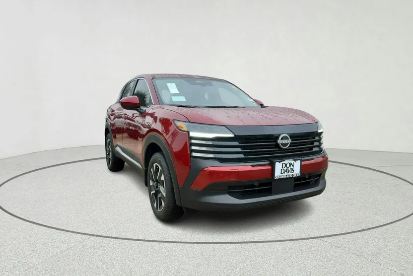 2025 Nissan Kicks SR photo 2