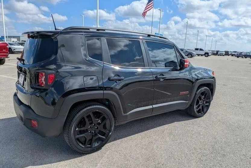 2020 Jeep Renegade Latitude photo 1