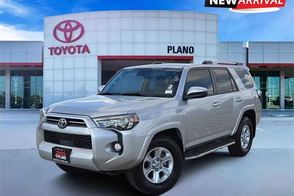 2020 Toyota 4Runner SR5 photo 1