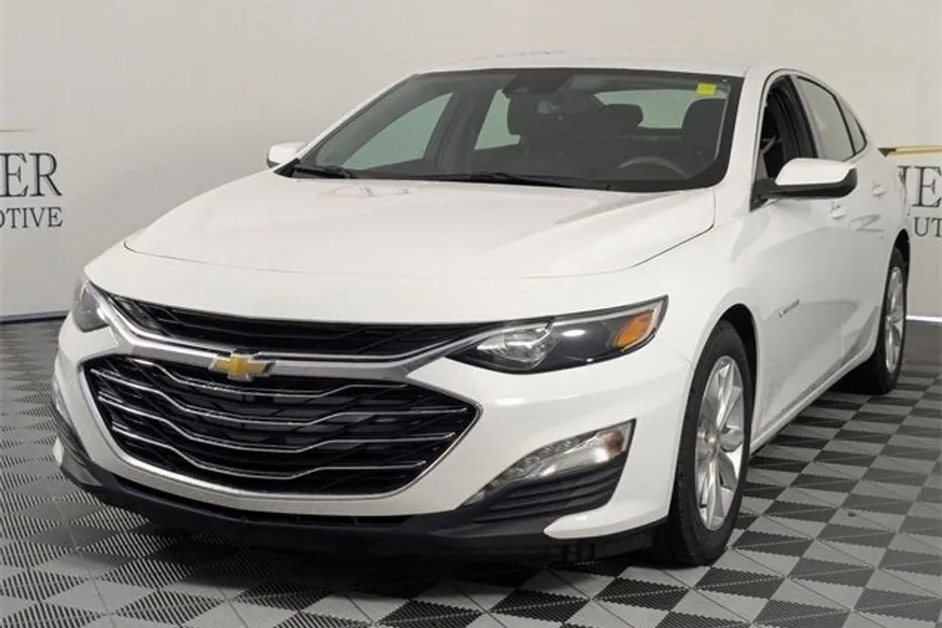 2023 Chevrolet Malibu 1LT photo 1