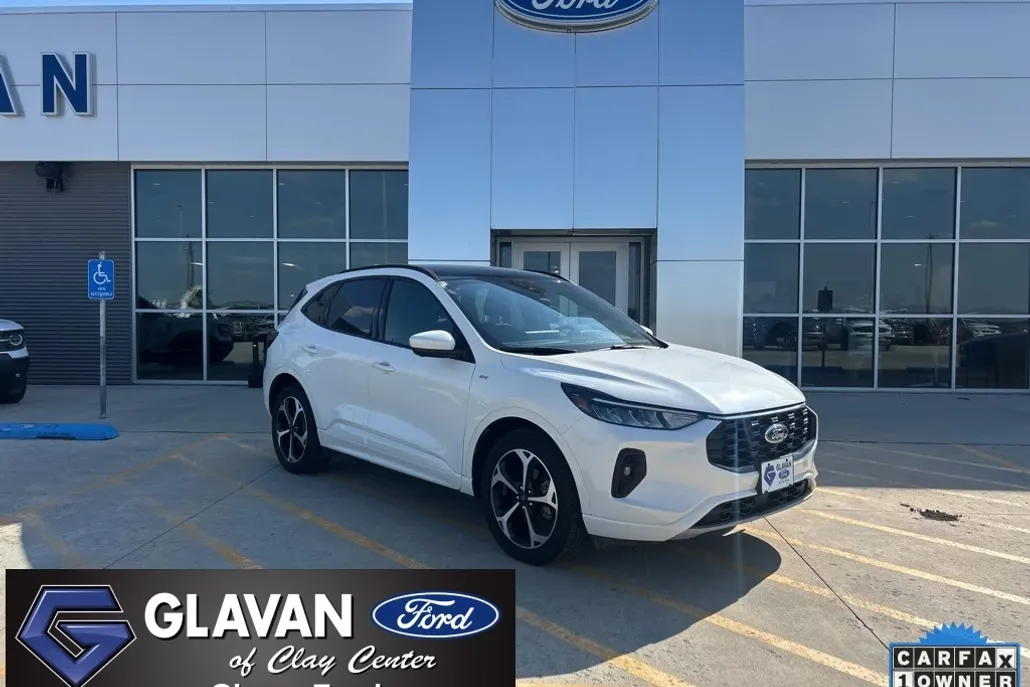2023 Ford Escape ST-Line Select photo 1