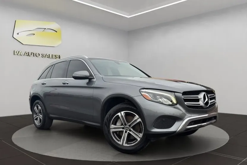2019 Mercedes Benz GLC 300 4MATIC photo 1