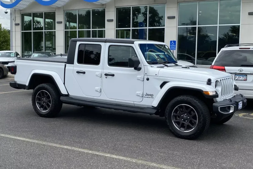 2022 Jeep Gladiator Overland photo 1