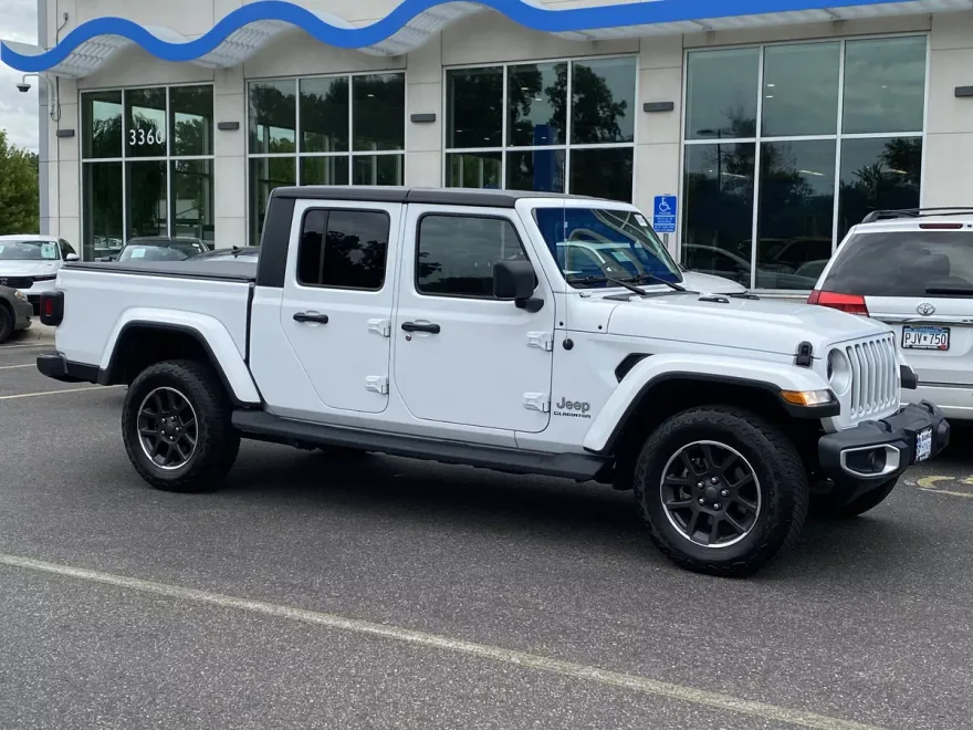 2022 Jeep Gladiator Overland photo 1