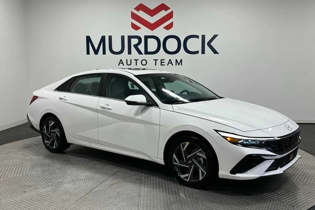 2025 Hyundai Elantra Limited photo 1
