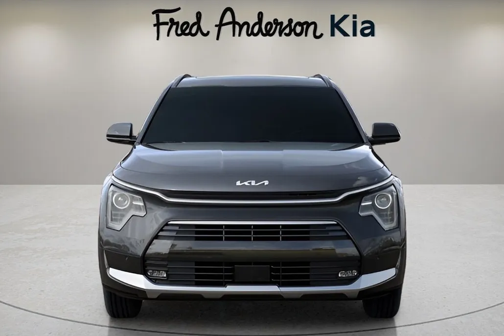 2025 Kia Niro SX Touring photo 1