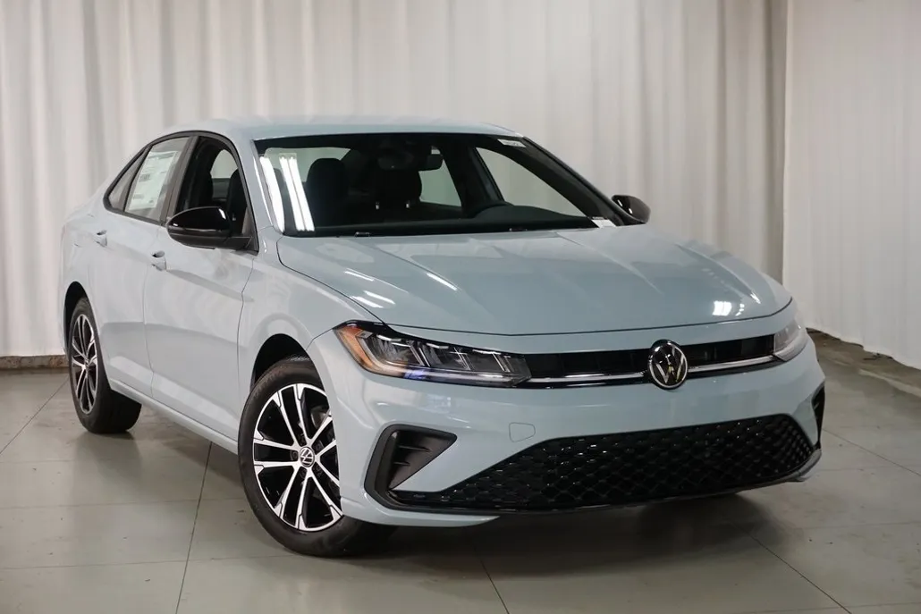2025 Volkswagen Jetta 1.5T Sport photo 1