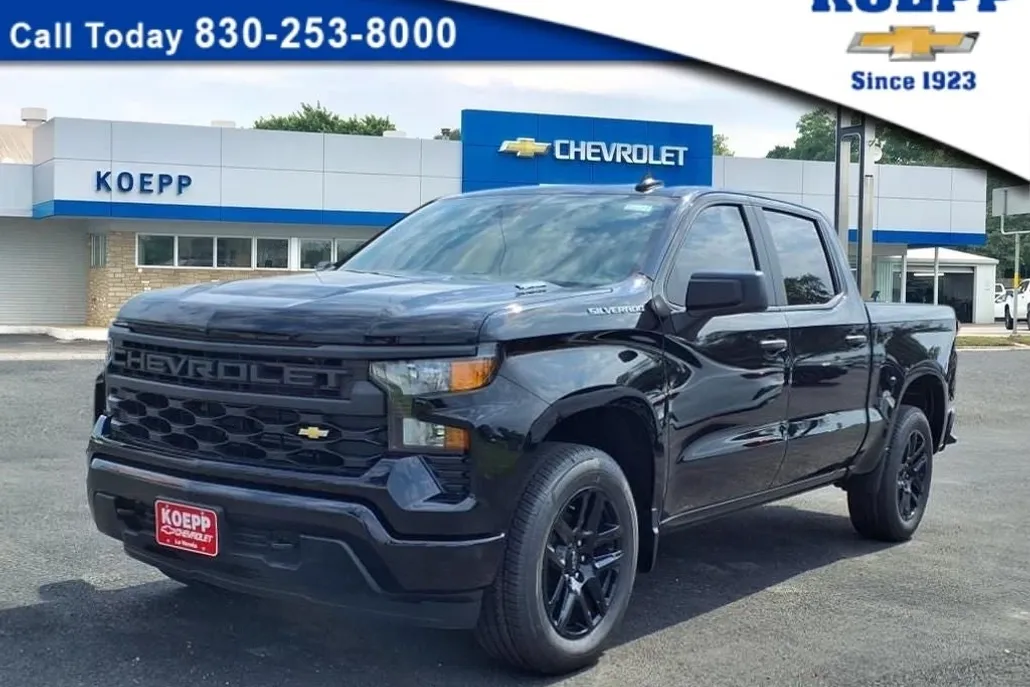 2025 Chevrolet Silverado 1500 Custom photo 1