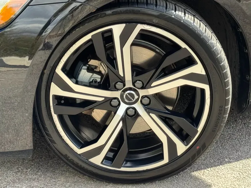 2024 Volvo S60 B5 Plus photo 1
