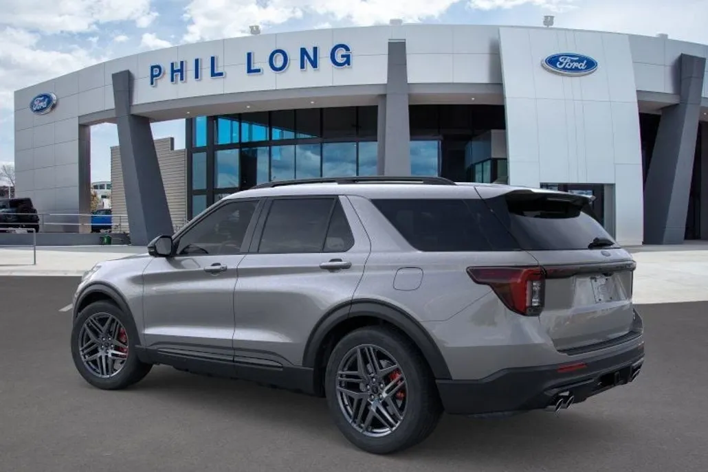 2025 Ford Explorer ST photo 1