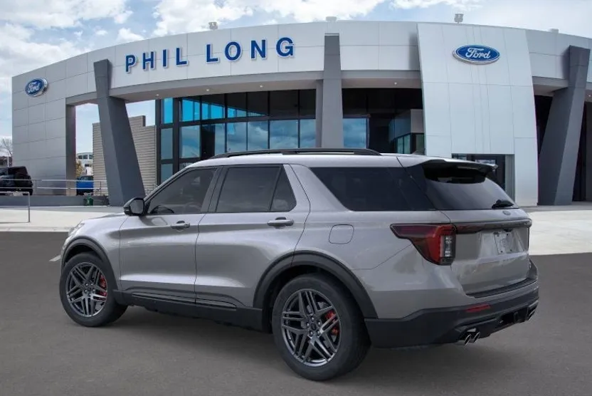 2025 Ford Explorer ST photo 1