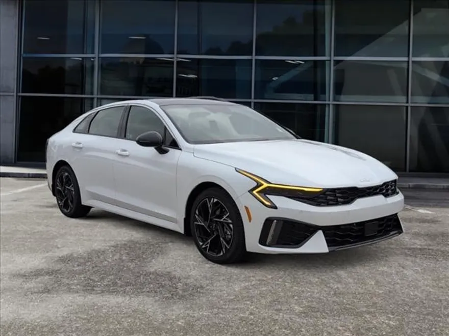 2025 Kia K5 GT-Line photo 1