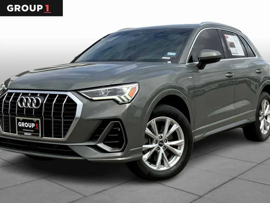 2022 Audi Q3 S line Premium Plus 45 TFSI photo 1