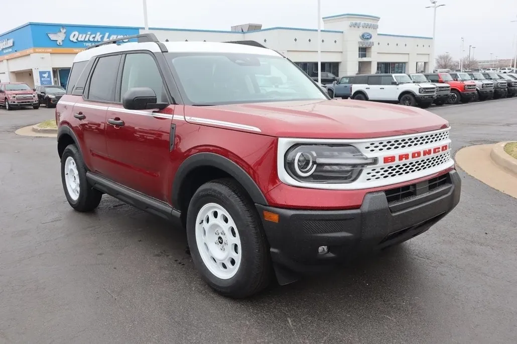 2025 Ford Bronco Sport Heritage photo 1