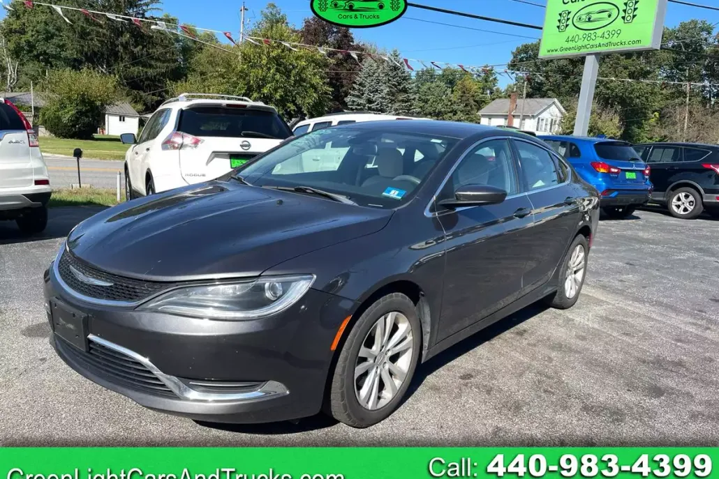 2015 Chrysler 200 Limited photo 1