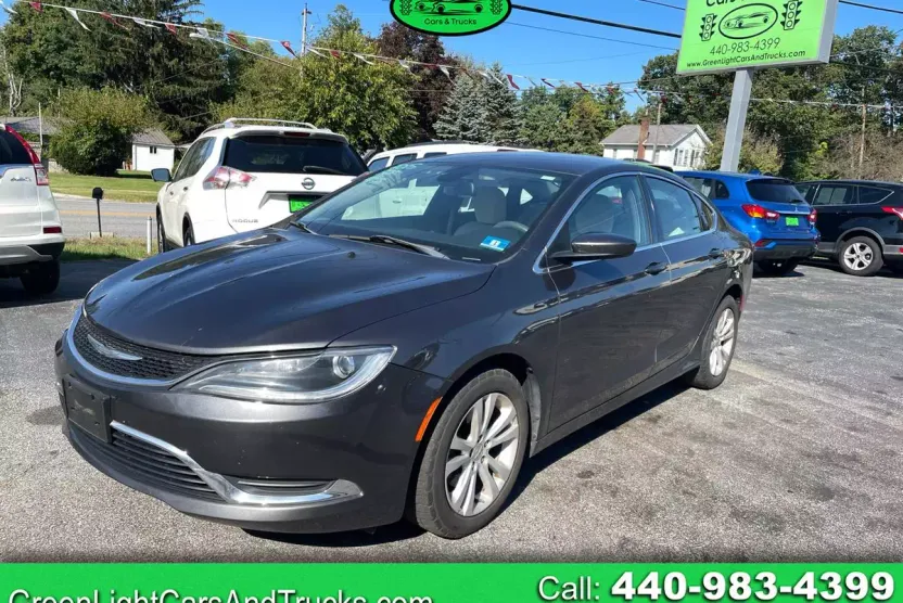 2015 Chrysler 200 Limited photo 1