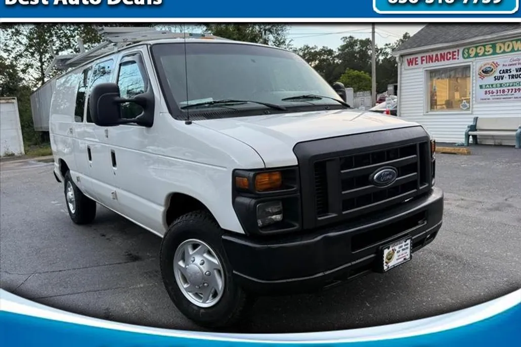2011 Ford E-250 photo 1