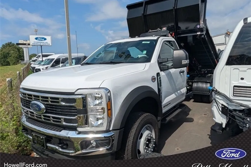 2025 Ford F-600 photo 1