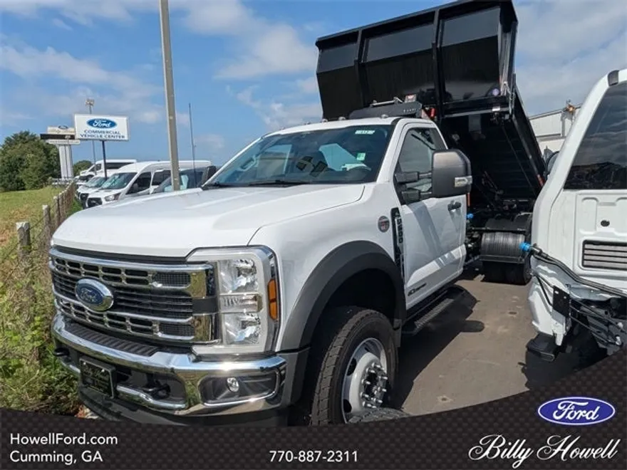 2025 Ford F-600 photo 1