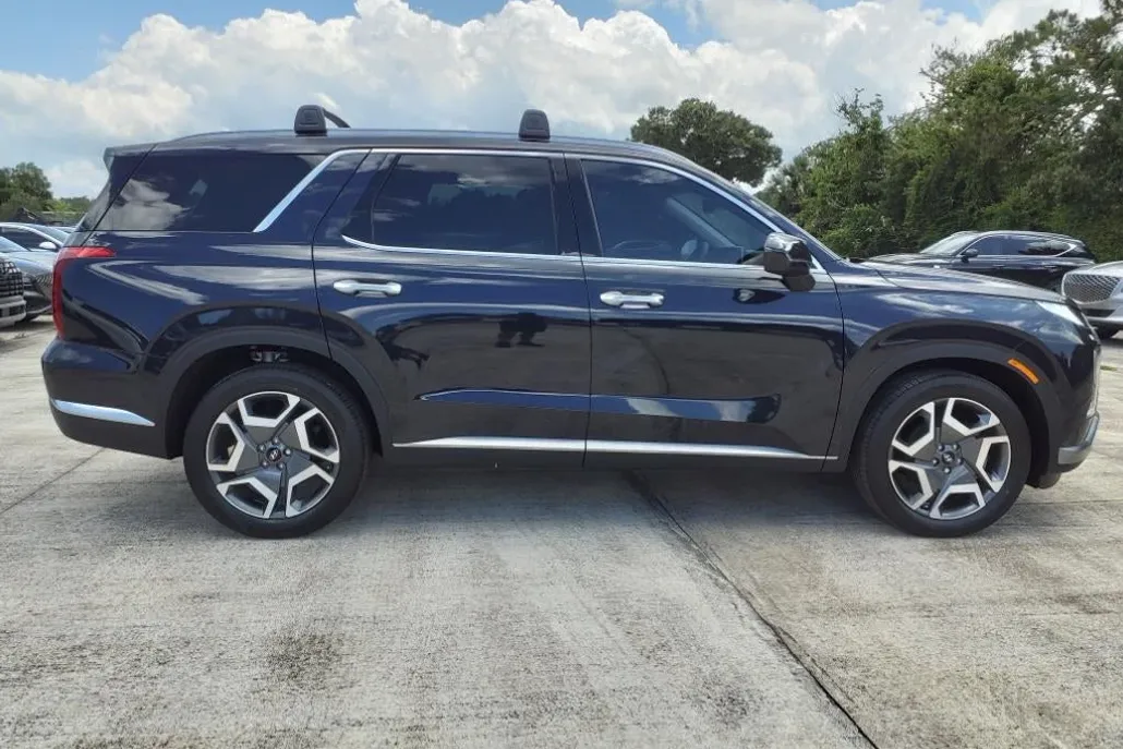 2024 Hyundai Palisade Limited photo 1