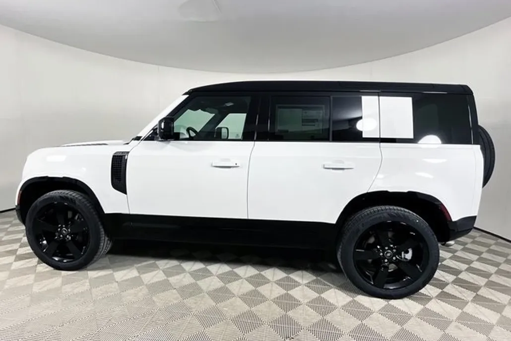 2025 Land Rover Defender 110 X-Dynamic SE photo 1