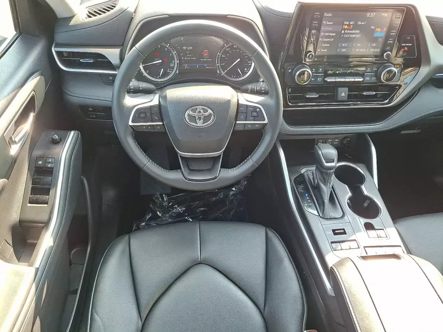 2022 Toyota Highlander XLE photo 1