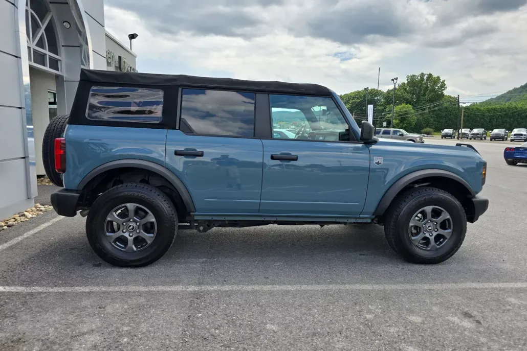 2022 Ford Bronco Big Bend photo 1
