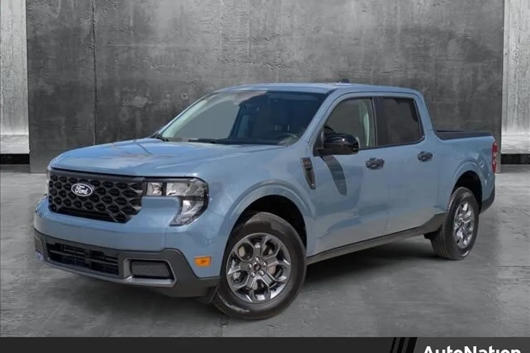 2025 Ford Maverick XLT photo 1