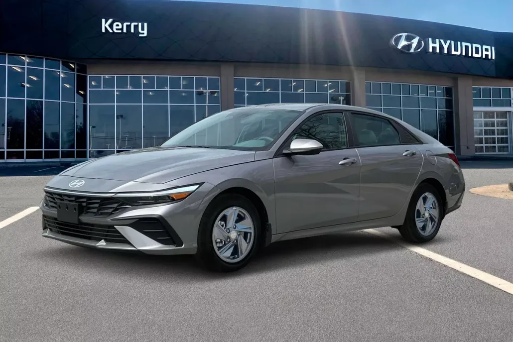 2025 Hyundai Elantra SE photo 1