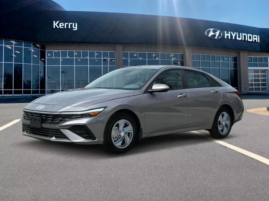 2025 Hyundai Elantra SE photo 1