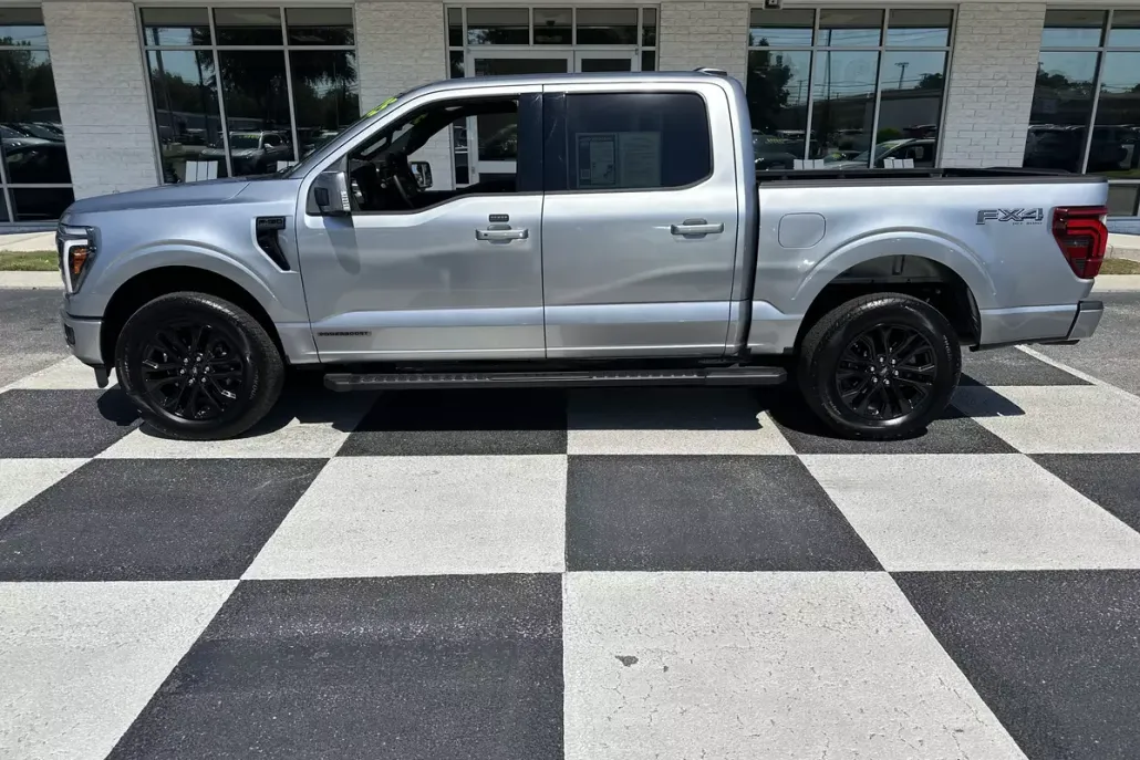 2025 Ford F-150 Lariat photo 1
